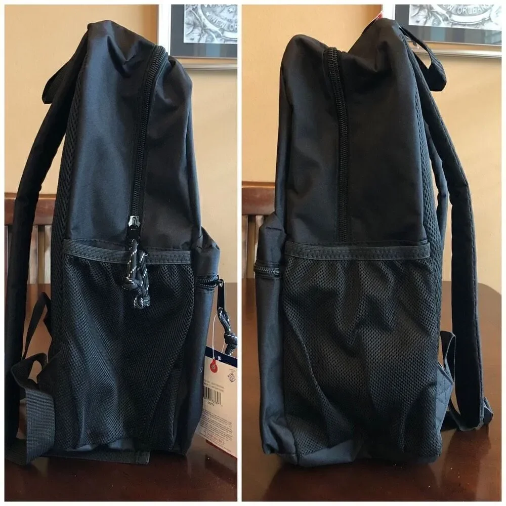 CHAMPION - 🎉HP🎉 NWT - Unisex YouthQuake Backpack in Black. Laptop Sleeve (15”)